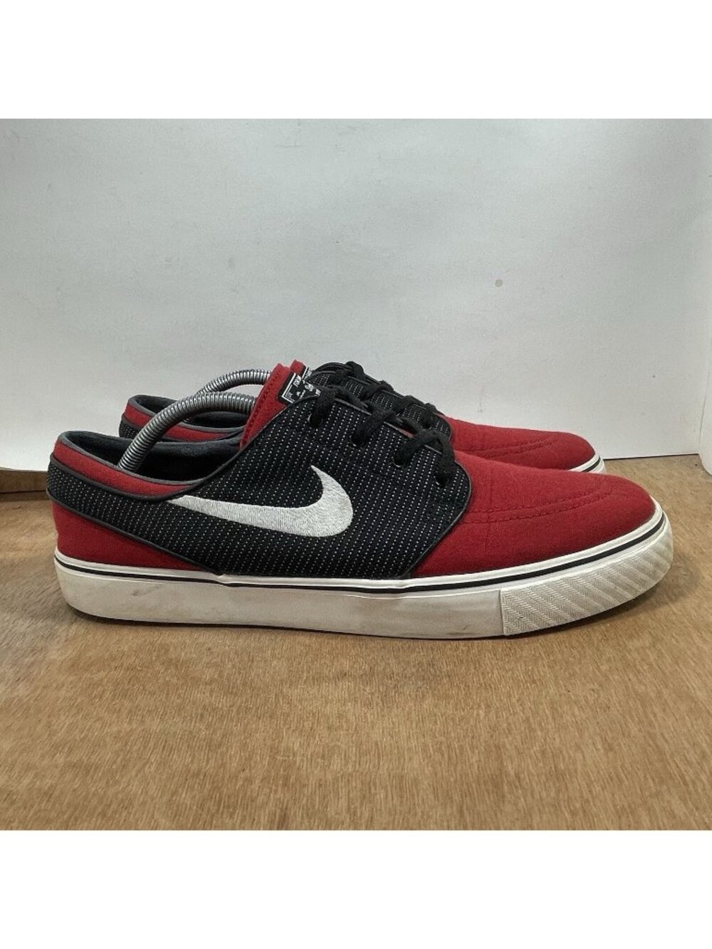 Nike SB Zoom Stefan Janoski Skate Shoes Mens 11.5 Red Black Low Top 615957-611